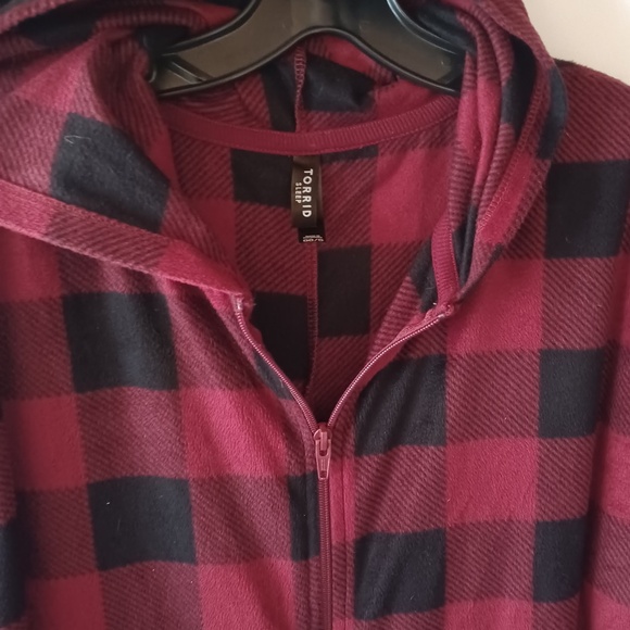 Torrid Buffalo Plaid Fleece Hooded Lounge One Piece Back Flap Size 0/00 (M/L) - Picture 7 of 7